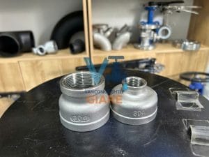 bầu giảm ren inox 304